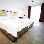 Villa Red F33 Oezel Tasarimli Belek