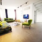 Red F33 Oezel Tasarimli * Belek
