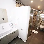 Villa Red F33 Oezel Tasarimli Belek