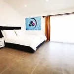 Villa Red F33 Oezel Tasarimli *