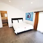 Red F33 Oezel Tasarimli Villa