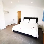 Villa Red F33 Oezel Tasarimli Belek