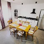 Red F33 Oezel Tasarimli Villa *
