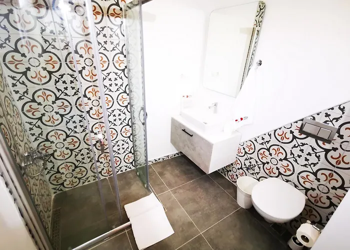 Red F33 Oezel Tasarimli Belek