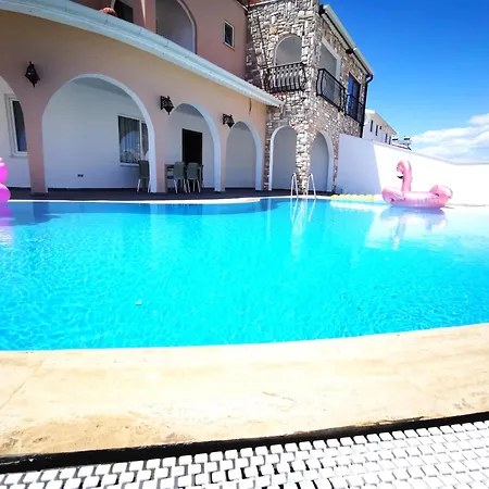 Red F33 Oezel Tasarimli Villa Belek