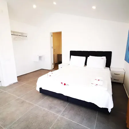 Villa Red F33 Oezel Tasarimli Belek