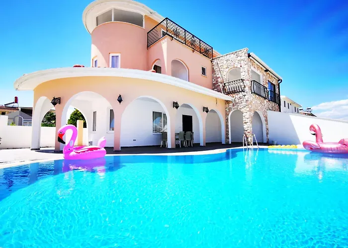 Red F33 Oezel Tasarimli 别墅 *