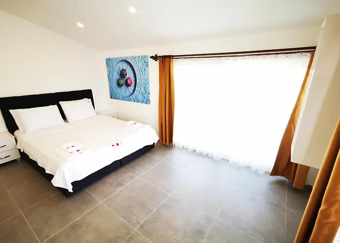 Red F33 Oezel Tasarimli Villa